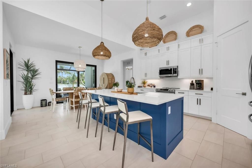 Dining room, Interior, Kitchen, Pendant Lights, Recessed Lighting, Stainless Steel Appliances