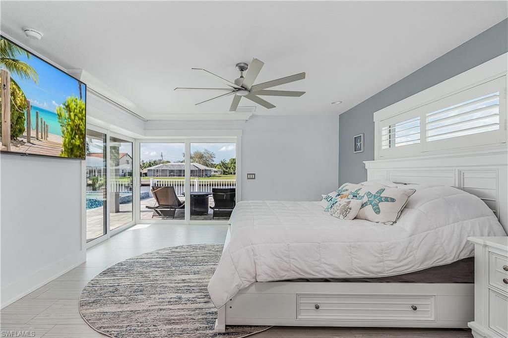 Bedroom, Interior, Water, Wood Texture Flooring