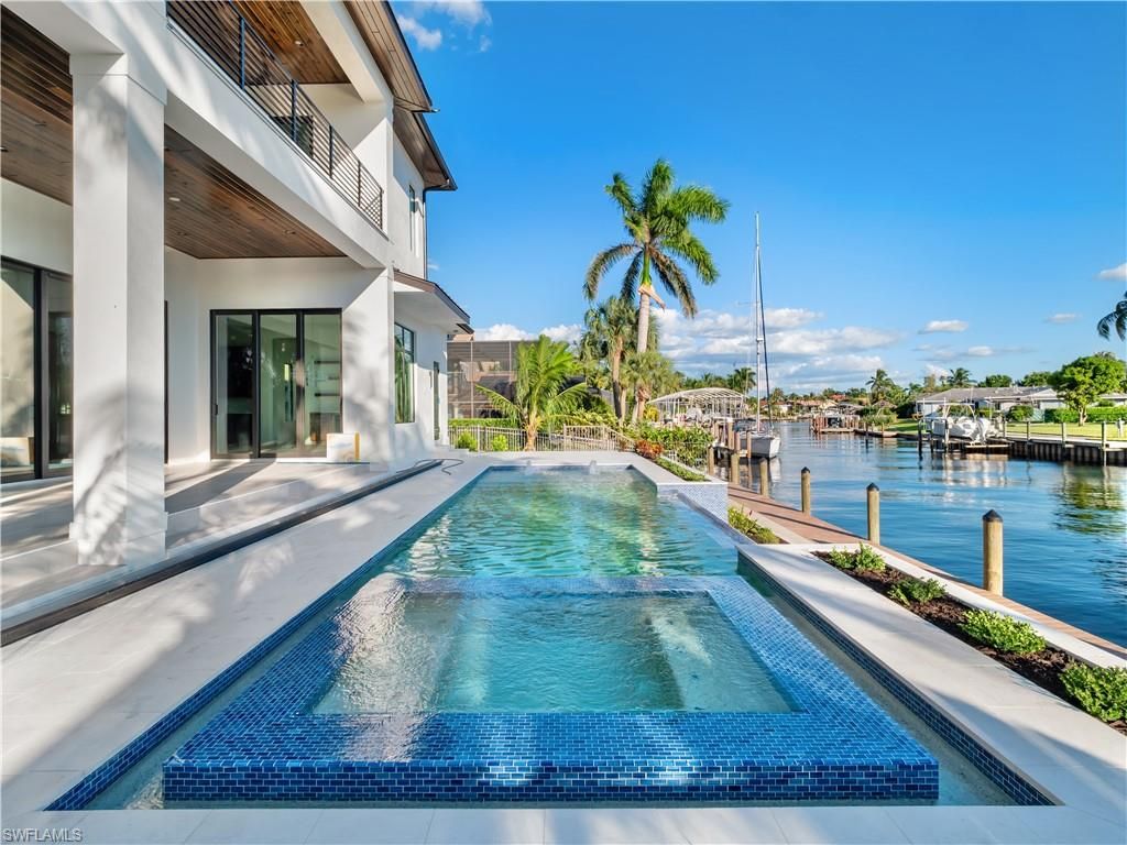 Exterior, Pool, Water