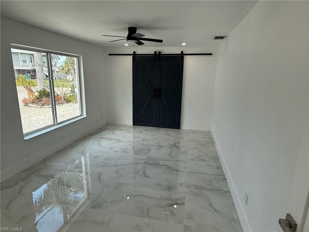 Empty room, Interior, Marble, Recessed Lighting