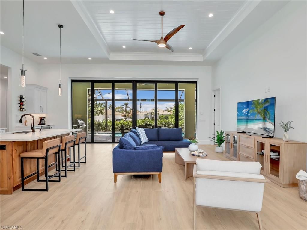 Interior, Kitchen, Living room, Pendant Lights, Recessed Lighting, Wood Texture Flooring
