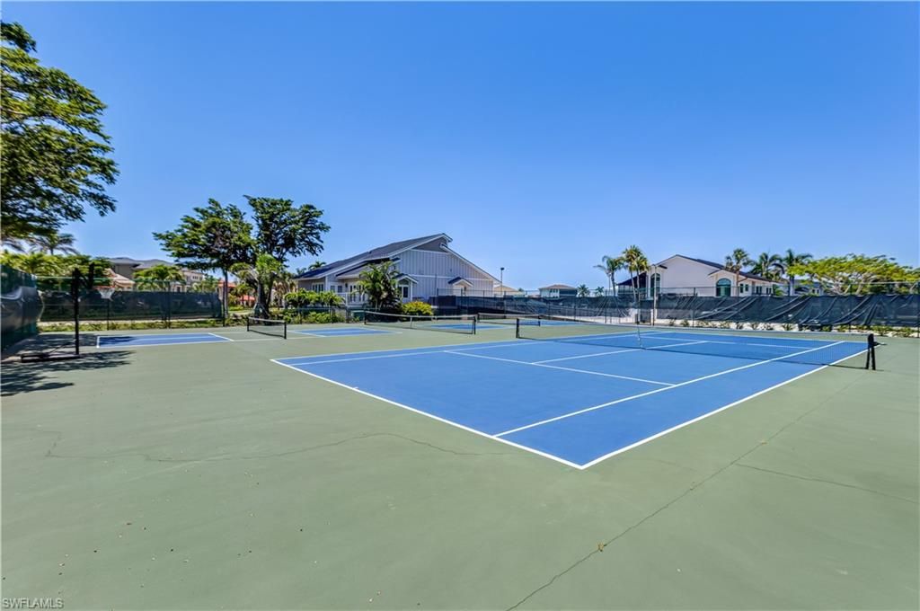 Exterior, Tennis Courts