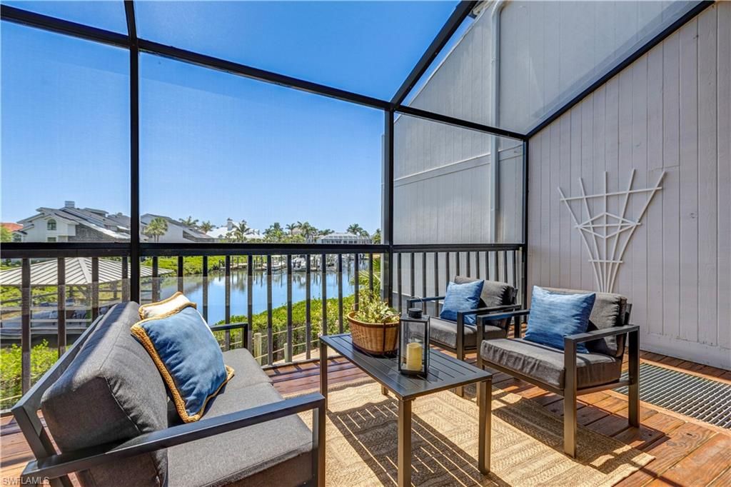 Interior, Sun Room, Water, Wood Texture Flooring