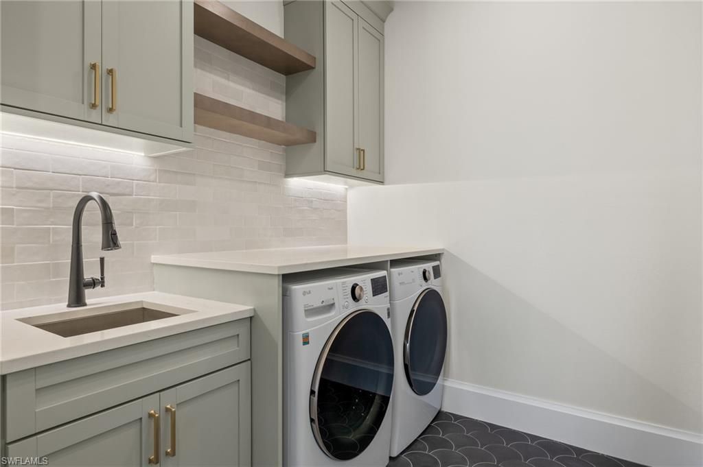 Interior, Washer