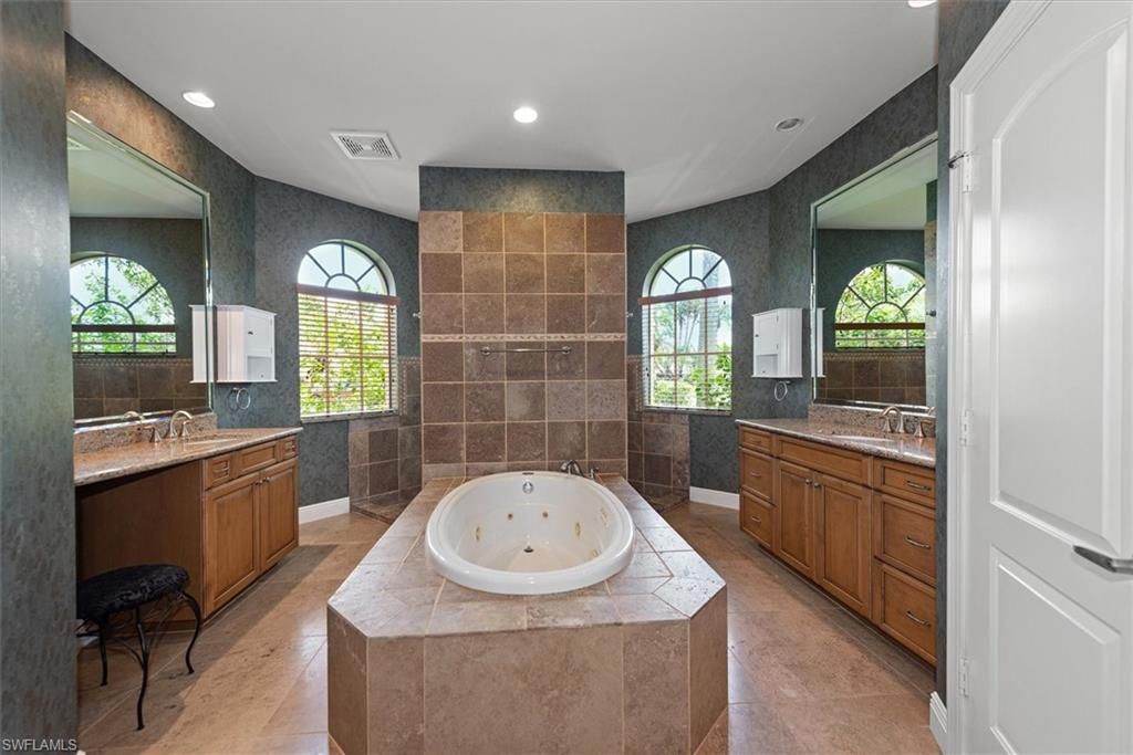 Bathroom, Interior, Recessed Lighting