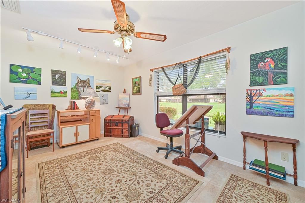Home Office, Interior
