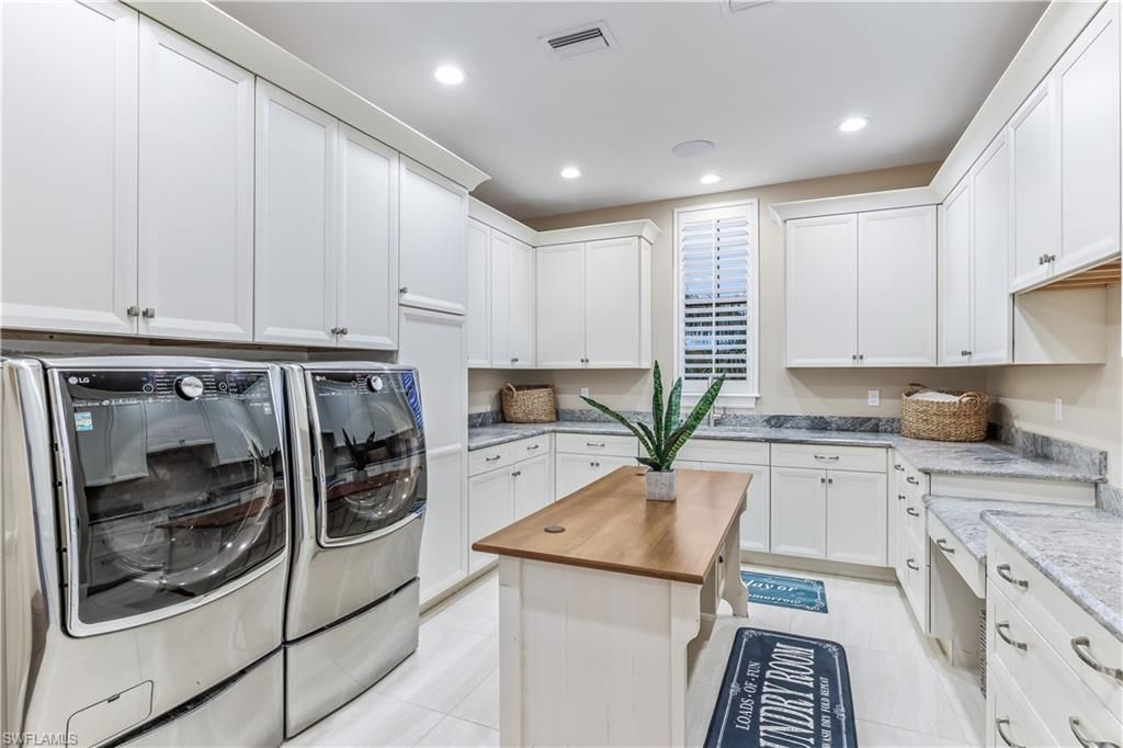 Interior, Kitchen, Recessed Lighting, Washer