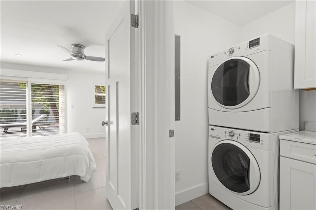 Bedroom, Interior, Recessed Lighting, Utility Closets, Washer