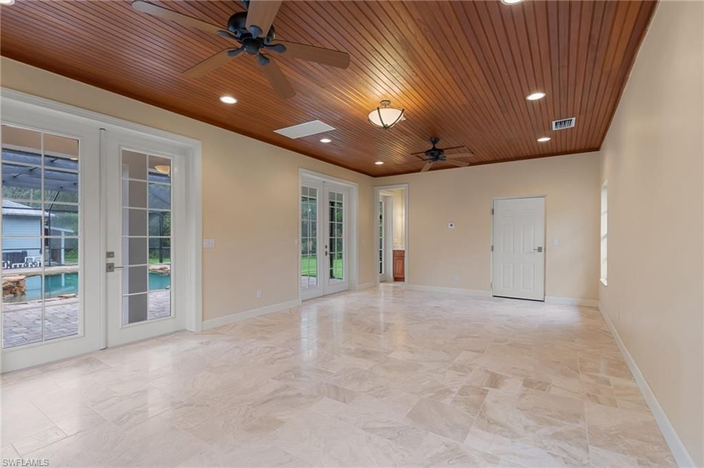 Empty room, Interior, Recessed Lighting, Wooden Ceilings