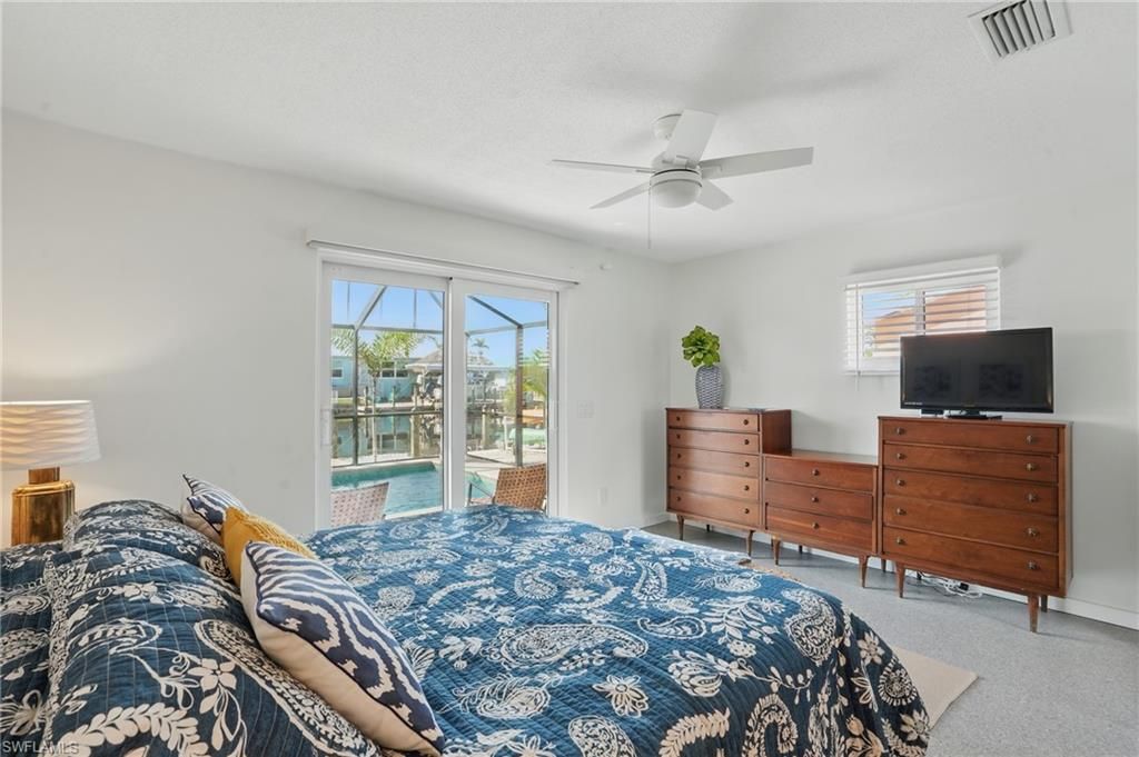 Bedroom, Interior, Water