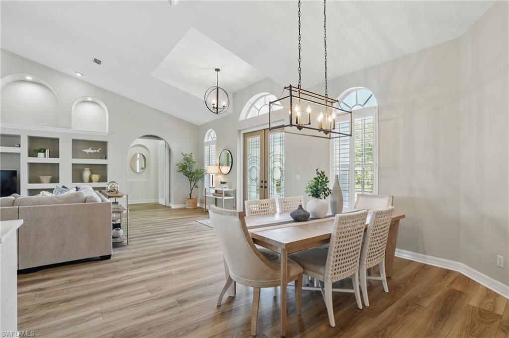 Dining room, Interior, Living room, Pendant Lights, Recessed Lighting, Wood Texture Flooring