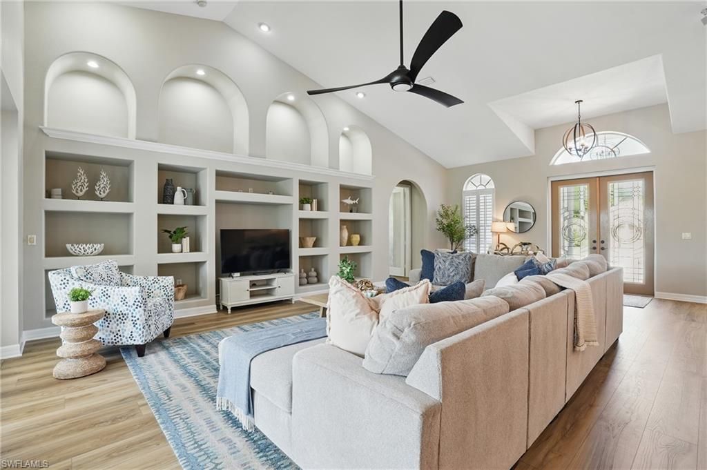 Interior, Living room, Pendant Lights, Recessed Lighting, Wood Texture Flooring
