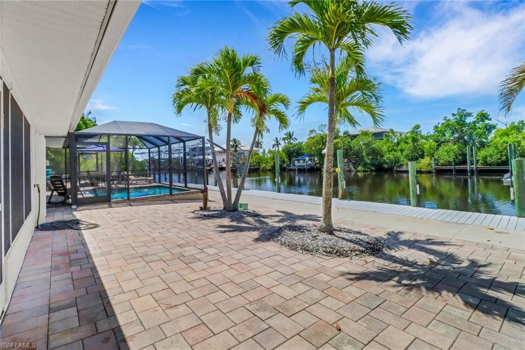 Exterior, Pool, Water