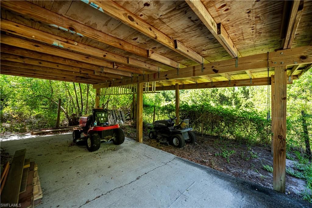 Exterior, Wooden Beams