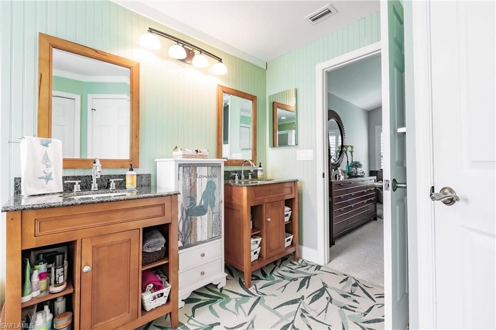 Bathroom, Dual Sink Vanities, Interior