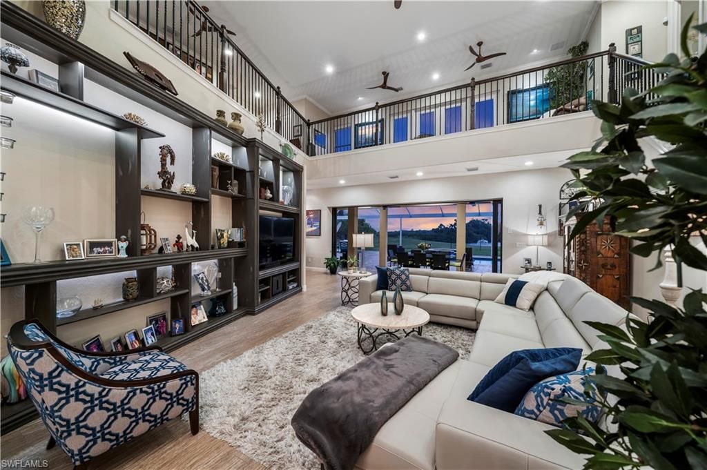 Interior, Living room, Recessed Lighting, Water, Wood Texture Flooring