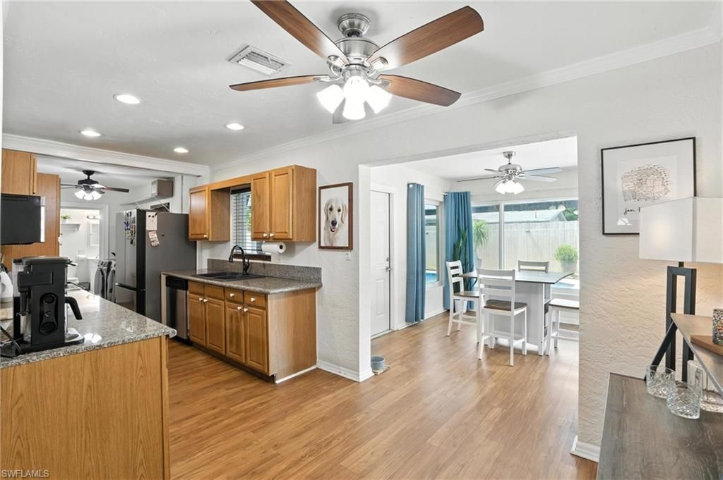 Dining room, Interior, Kitchen, Recessed Lighting, Wood Texture Flooring