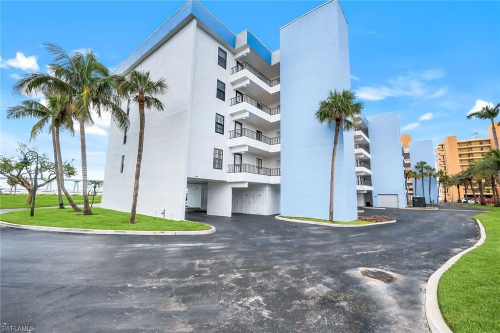Exterior, Facade, Condo Building
