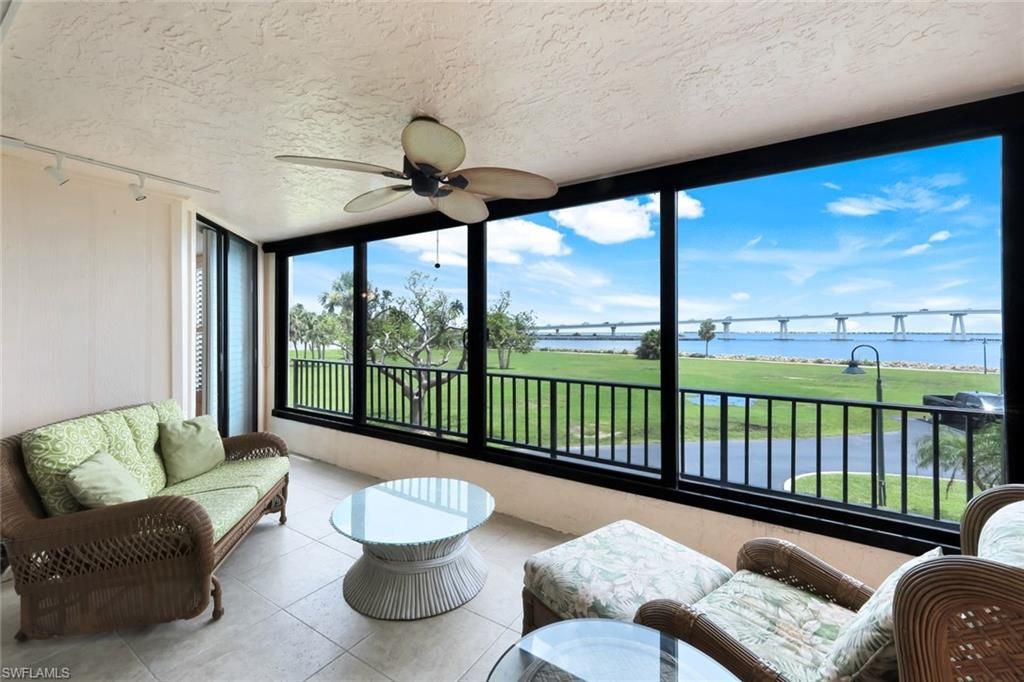 Interior, Living room, Sun Room, Water