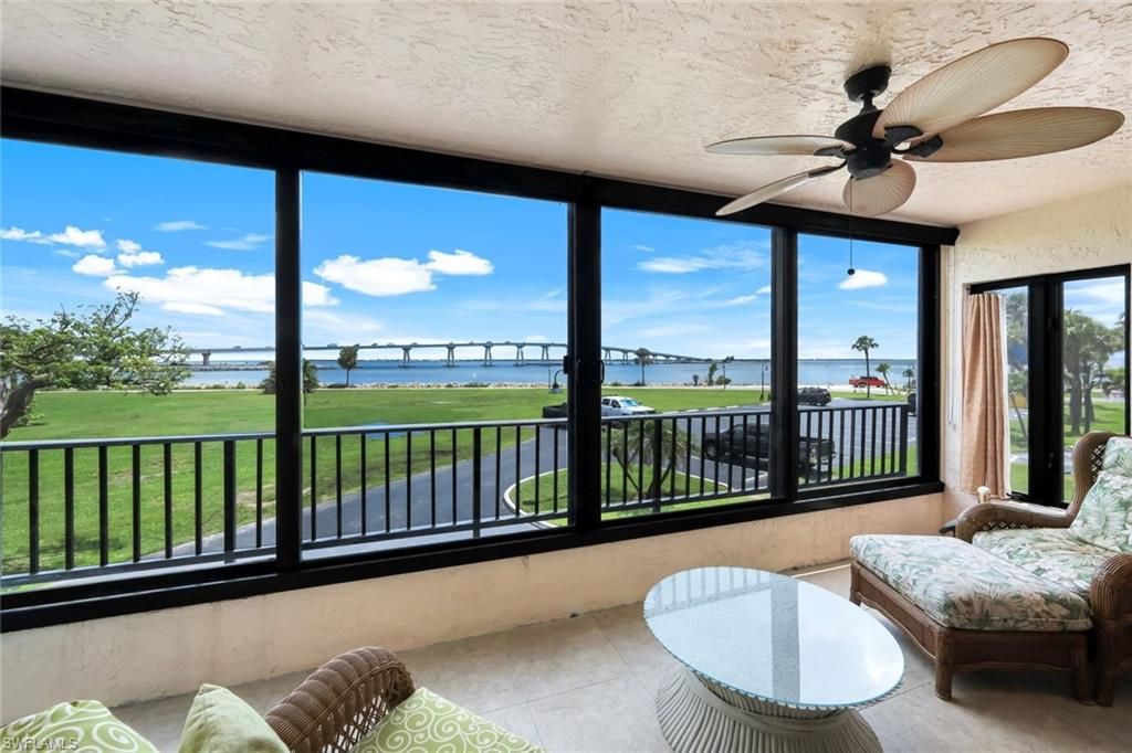Interior, Sun Room, Water