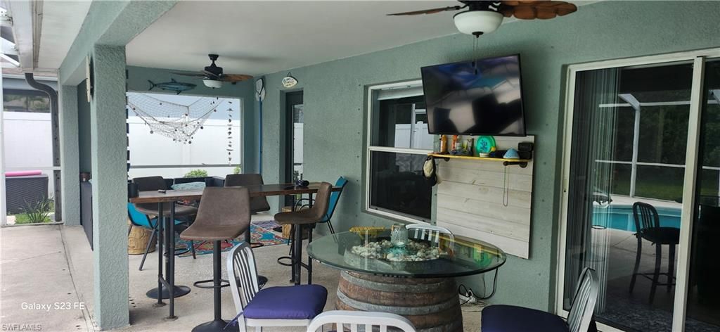Dining room, Interior