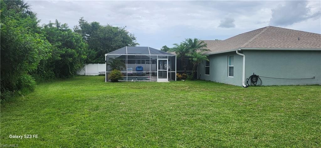 Backyard, Exterior