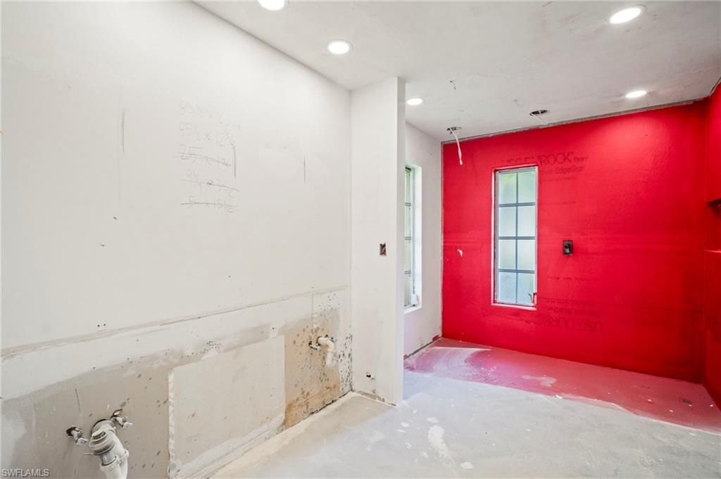 Empty room, Interior, Recessed Lighting