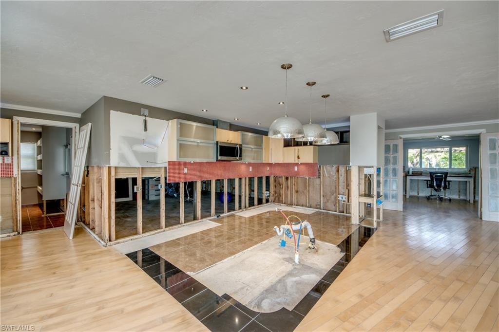 Interior, Kitchen, Pendant Lights, Recessed Lighting, Wood Texture Flooring