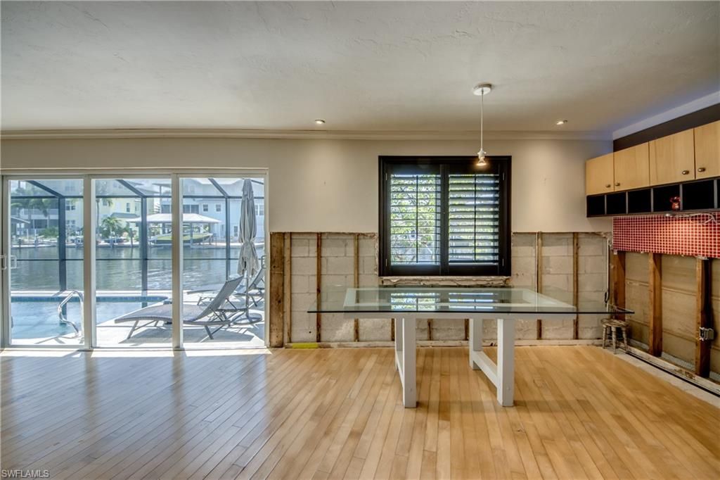 Interior, Pendant Lights, Recessed Lighting, Wood Texture Flooring