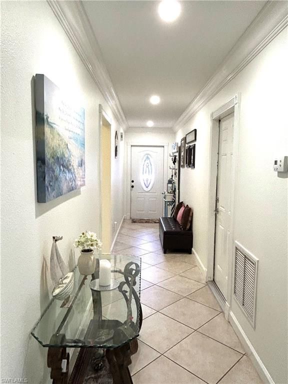 Dining room, Interior, Recessed Lighting