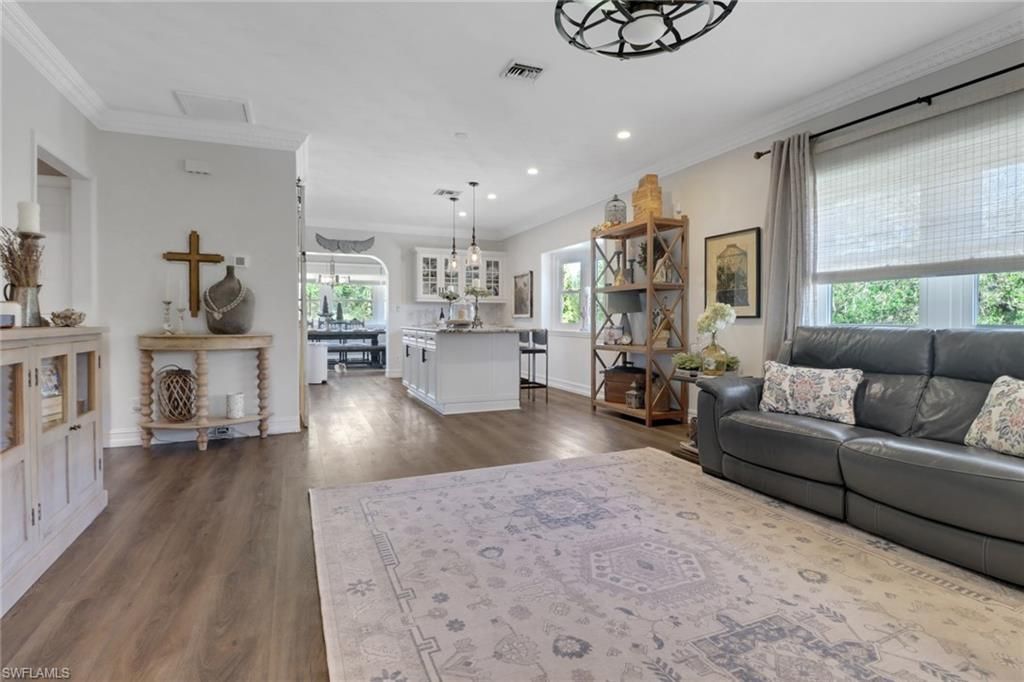 Interior, Kitchen, Living room, Pendant Lights, Recessed Lighting, Wood Texture Flooring