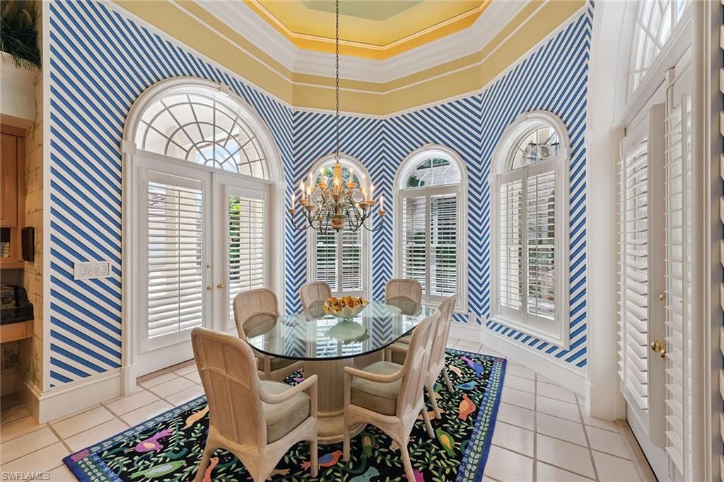 Chandelier, Dining room, Interior, Pendant Lights