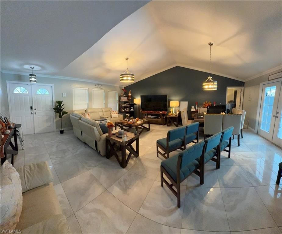 Dining room, Interior, Living room, Pendant Lights