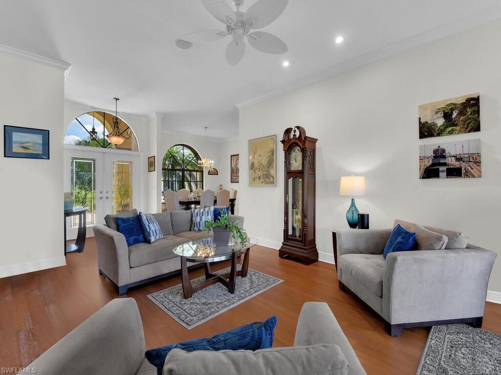 Chandelier, Dining room, Interior, Living room, Pendant Lights, Recessed Lighting, Wood Texture Flooring