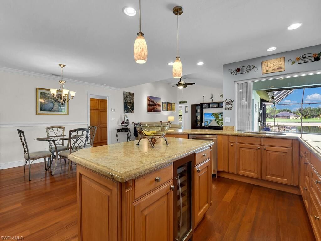 Chandelier, Dining room, Interior, Kitchen, Pendant Lights, Recessed Lighting, Wood Texture Flooring