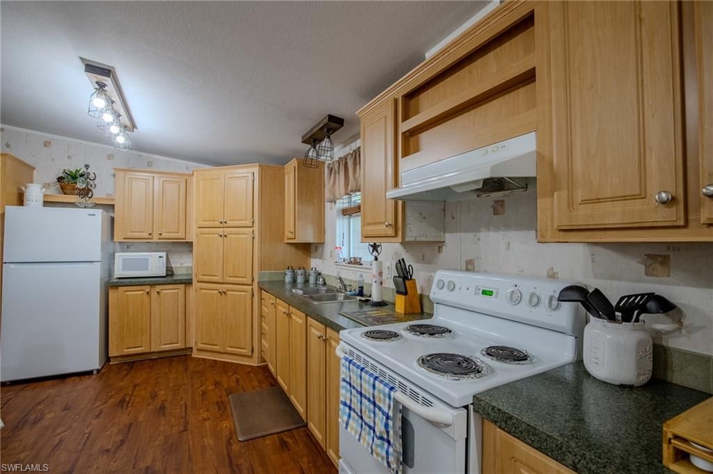 Interior, Kitchen, Wood Texture Flooring