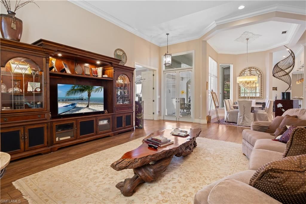 Chandelier, Dining room, Interior, Living room, Pendant Lights, Recessed Lighting, Wood Texture Flooring