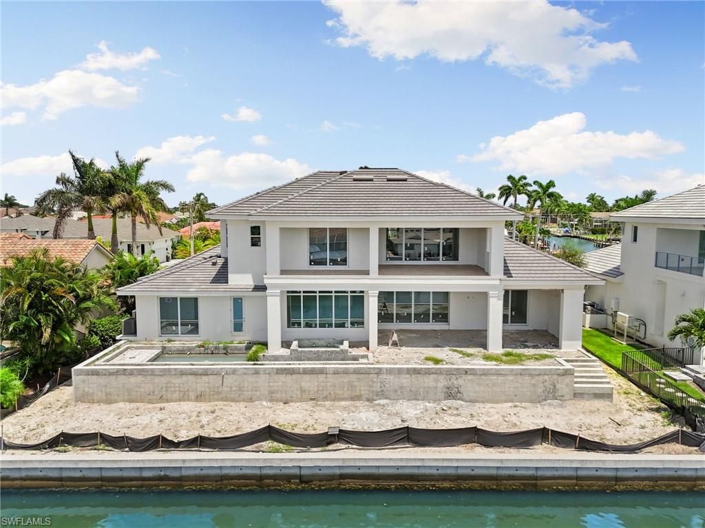Exterior, Facade, Pool, Mediterranean