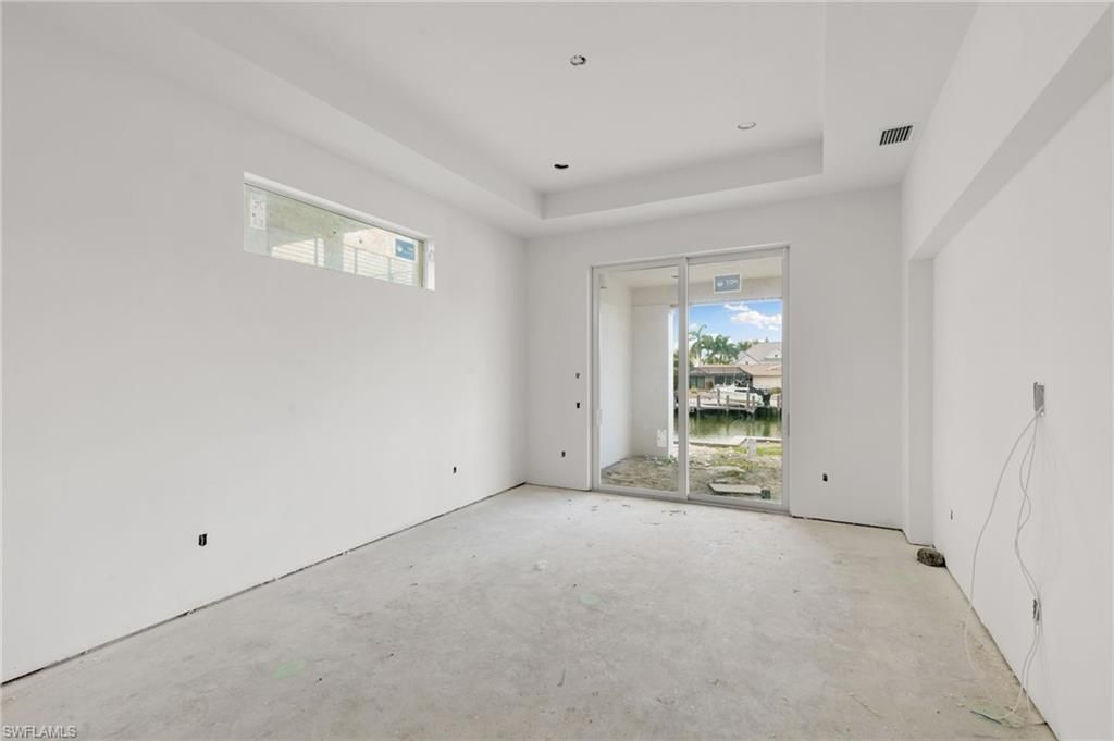 Empty room, Interior, Recessed Lighting