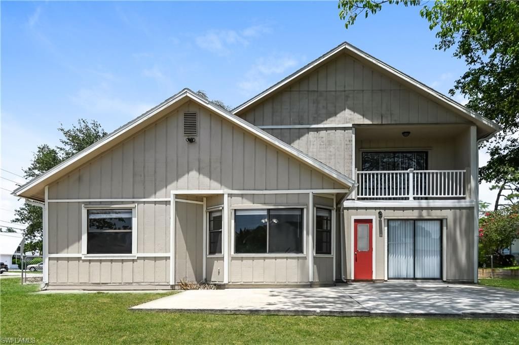 Exterior, Facade, Farmhouse