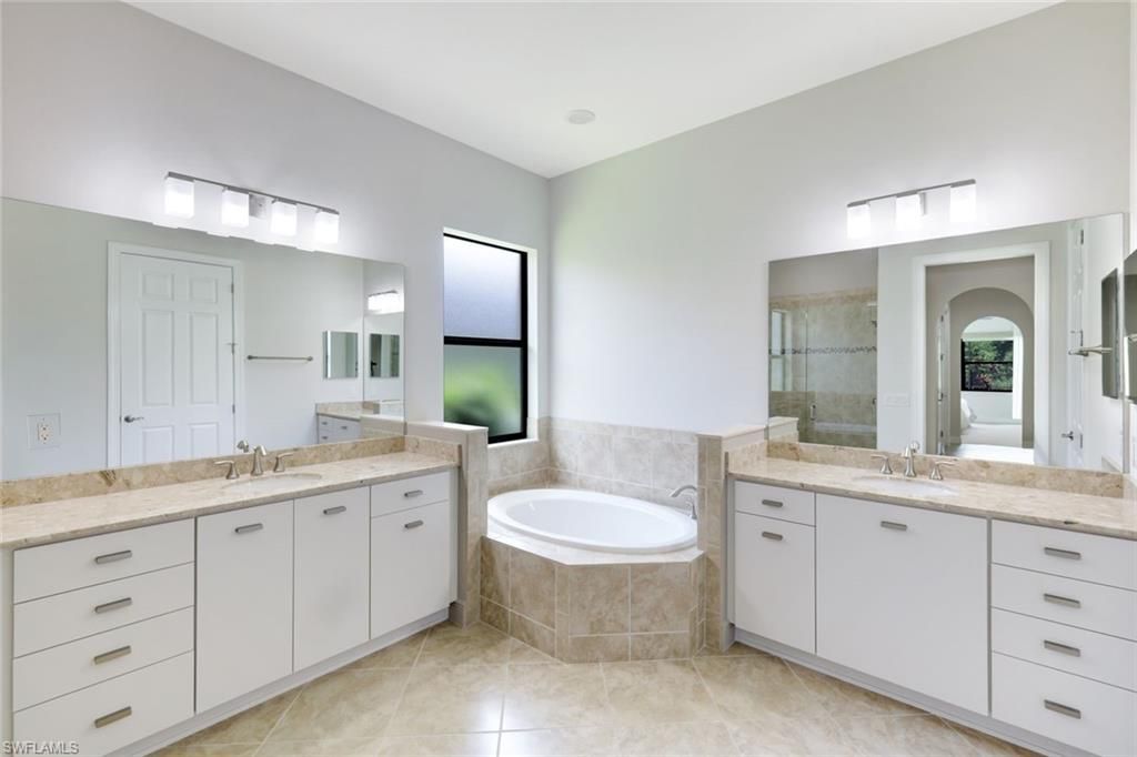 Bathroom, Dual Sink Vanities, Interior