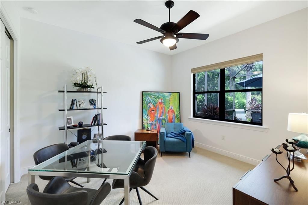 Home Office, Interior