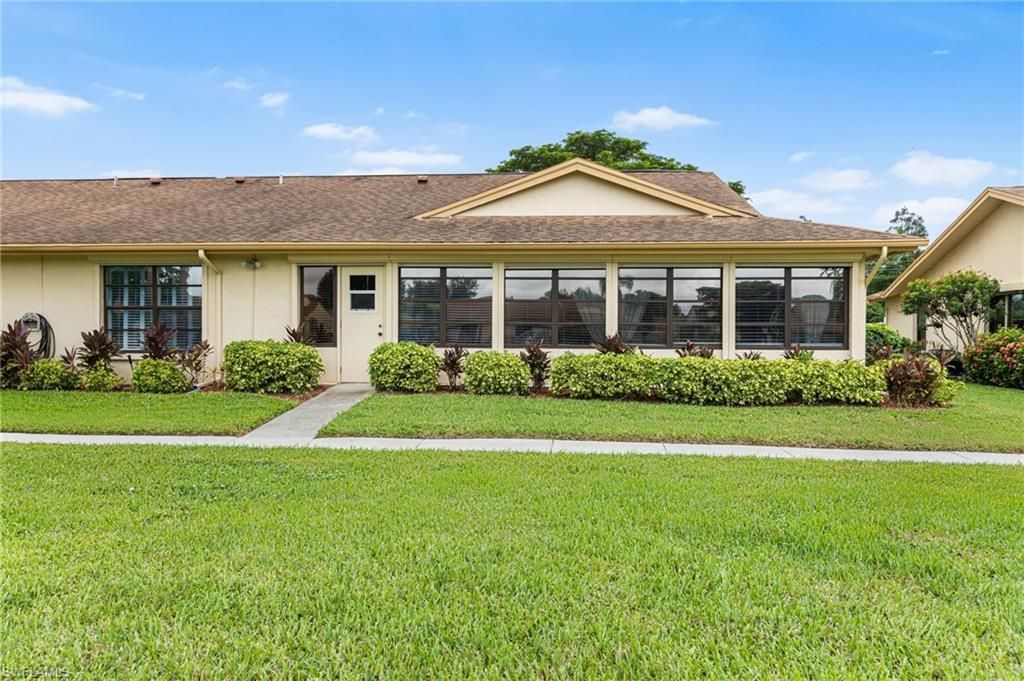 Backyard, Exterior, Facade, Ranch