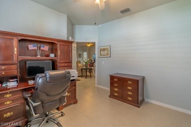 Home Office, Interior