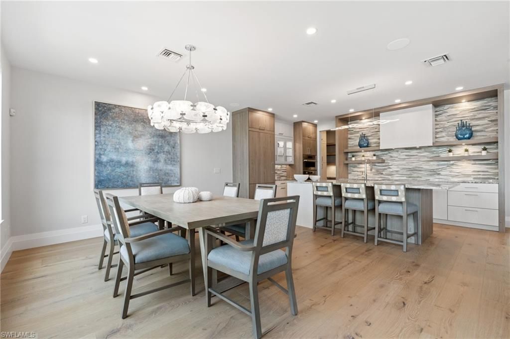 Chandelier, Dining room, Interior, Kitchen, Pendant Lights, Recessed Lighting, Wood Texture Flooring