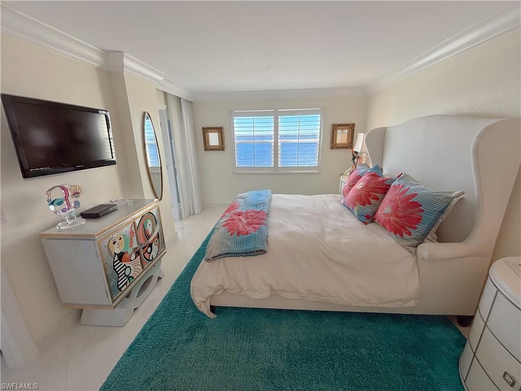 Bedroom, Interior, Water