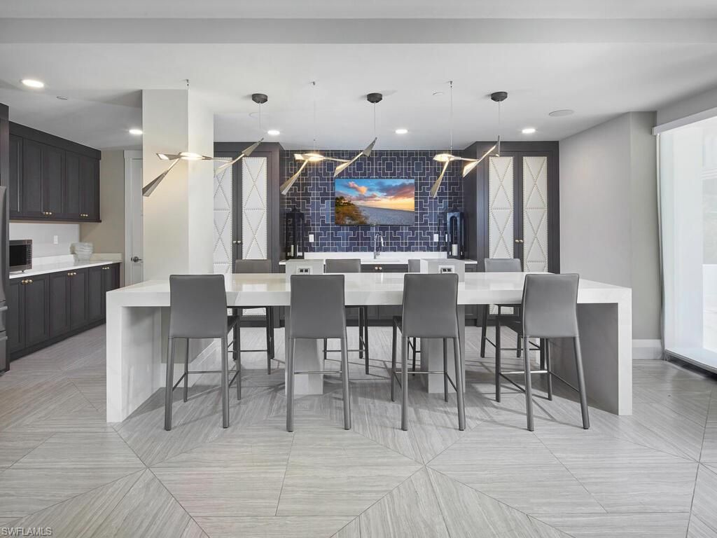 Dining room, Interior, Pendant Lights, Recessed Lighting
