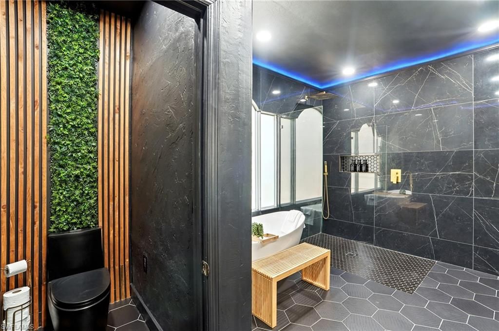 Bathroom, Interior, Marble Walls, Recessed Lighting