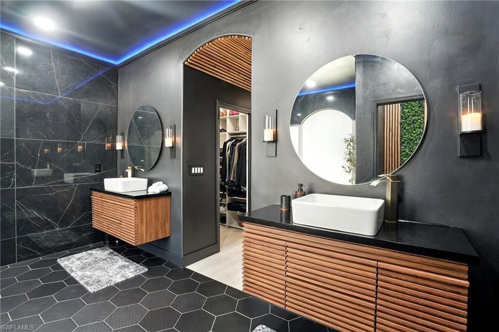Bathroom, Interior, Recessed Lighting