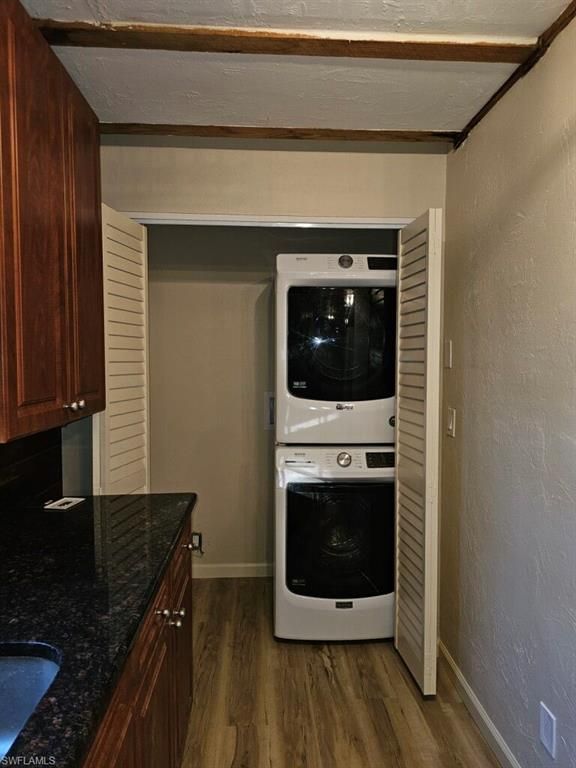 Interior, Kitchen, Washer, Wood Texture Flooring